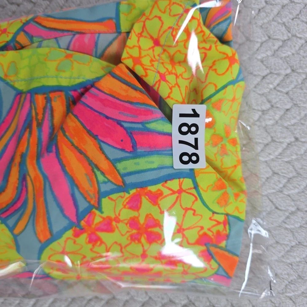 Chubbies Mens Neon Pineapple Swim Trunks Blue Yellow Orange 5.5 Inseam Medium